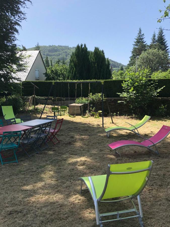 Les Gites Du Paradis Murol Eksteriør billede